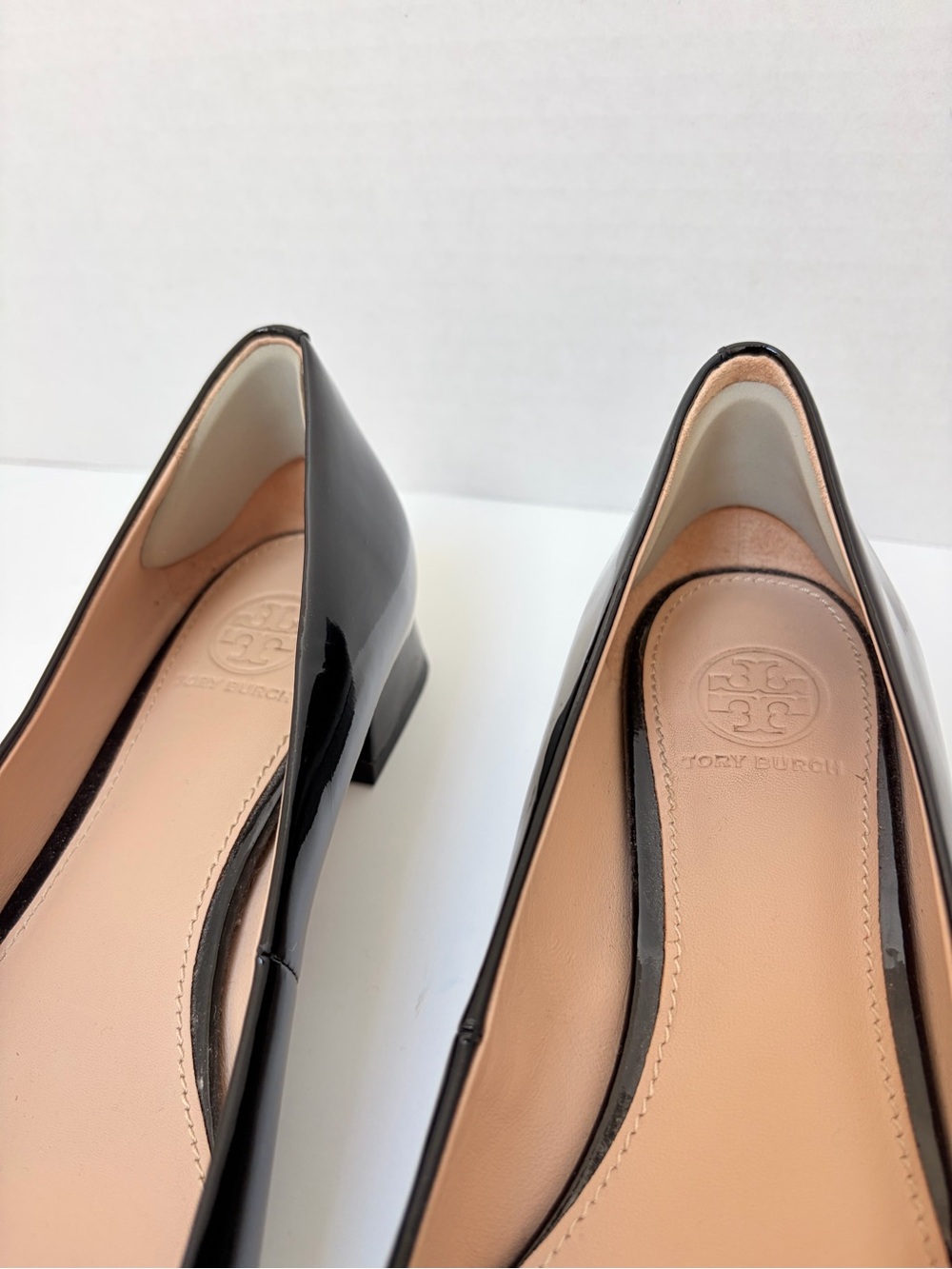 Tory Burch Gigi Pump Square Toe Block Heels Patent Leather Black Gold Size 8.5 - Picture 13 of 14